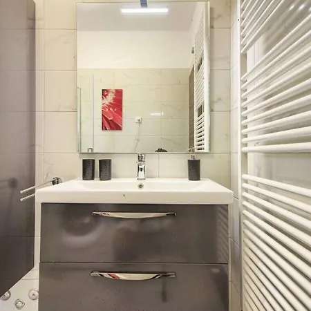 Luna Mit Privatem Pool In بولا